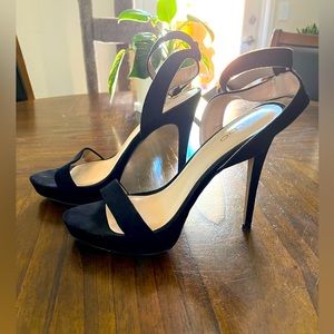 Woman ALDO heels, size 8. They look great with everything. They are used.